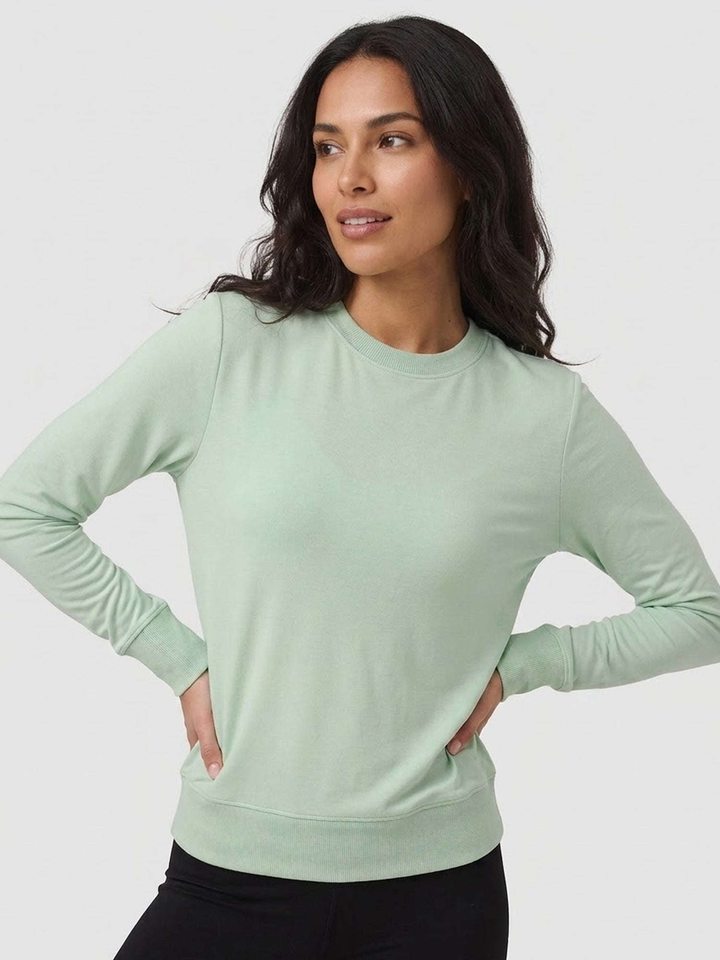 Anna FeatherLite Tee - Pistachu Green Chelsea Athleisure 