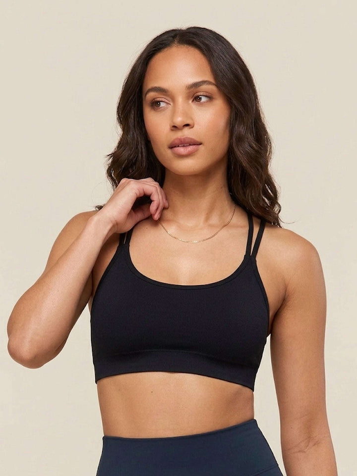 Drift Bra – Seamless Cross-Back Medium Impact – Black Chelsea Athleisure 