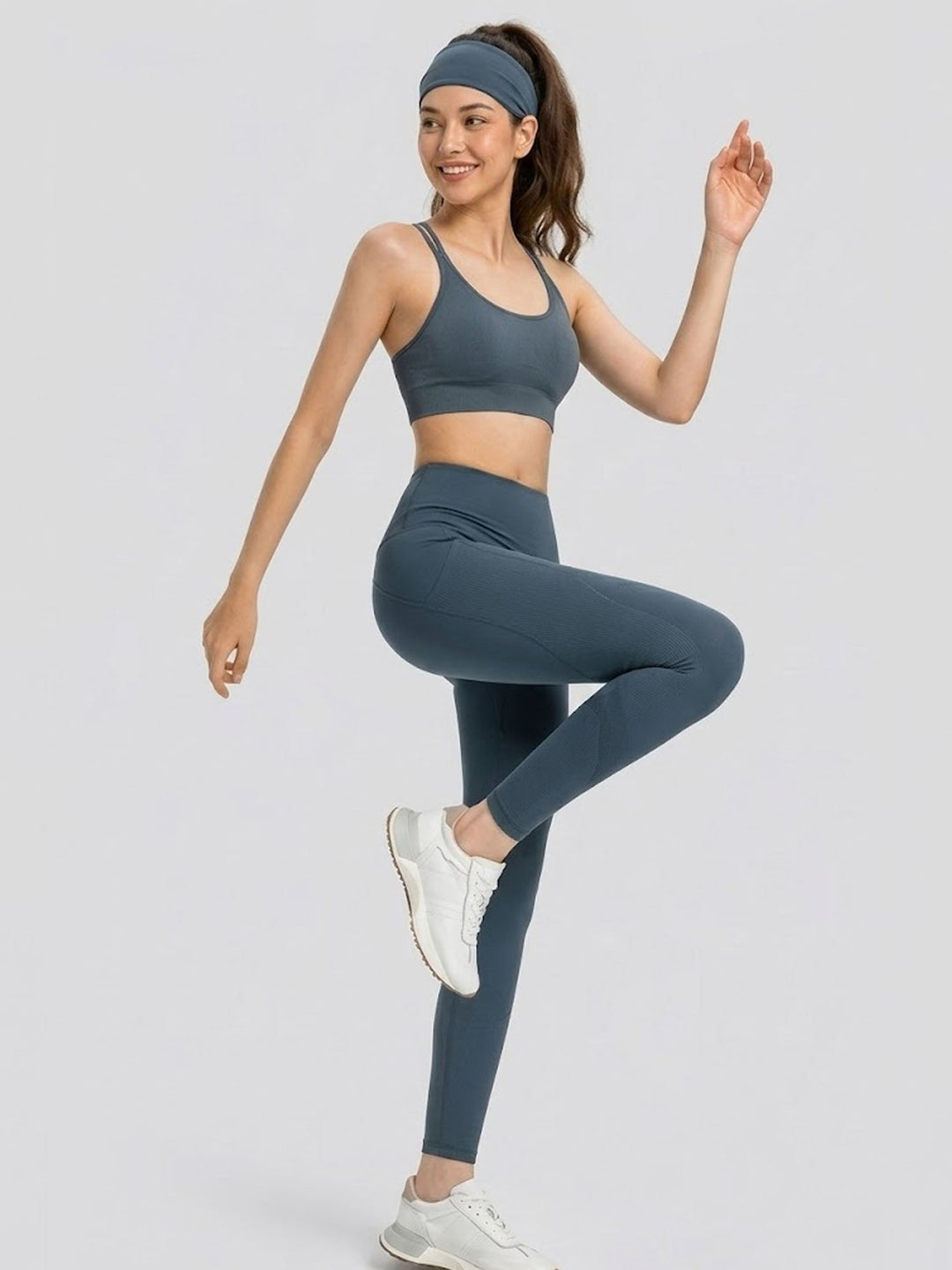 Drift Bra – Seamless Cross-Back – Medium Impact – Dark Shadow Chelsea Athleisure 