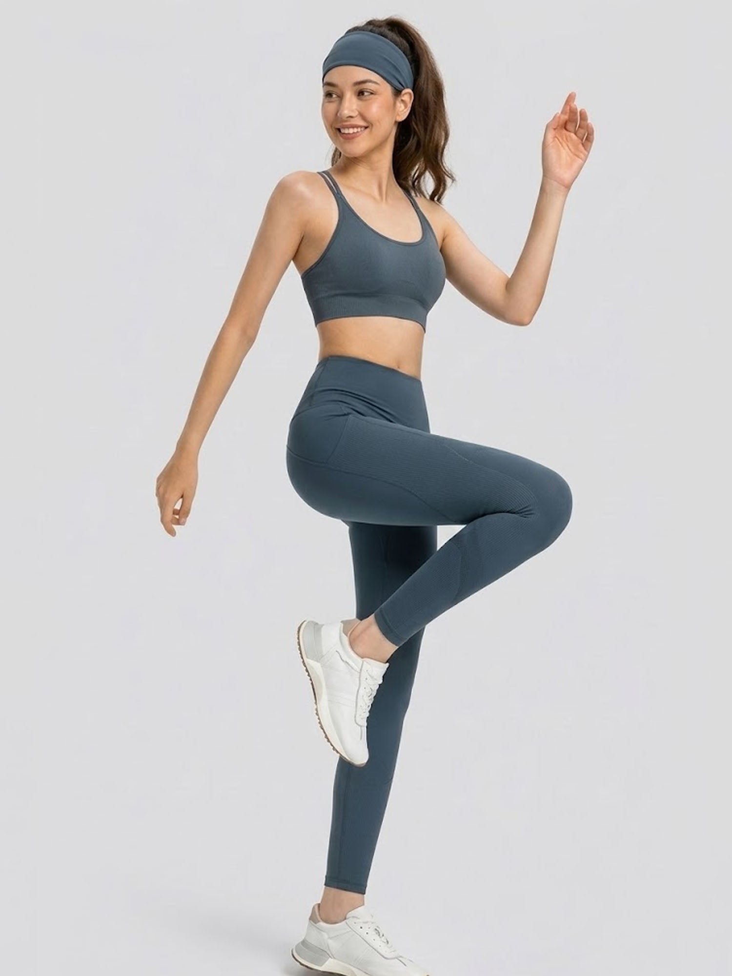 Drift Bra – Seamless Cross-Back – Medium Impact – Dark Shadow Chelsea Athleisure 